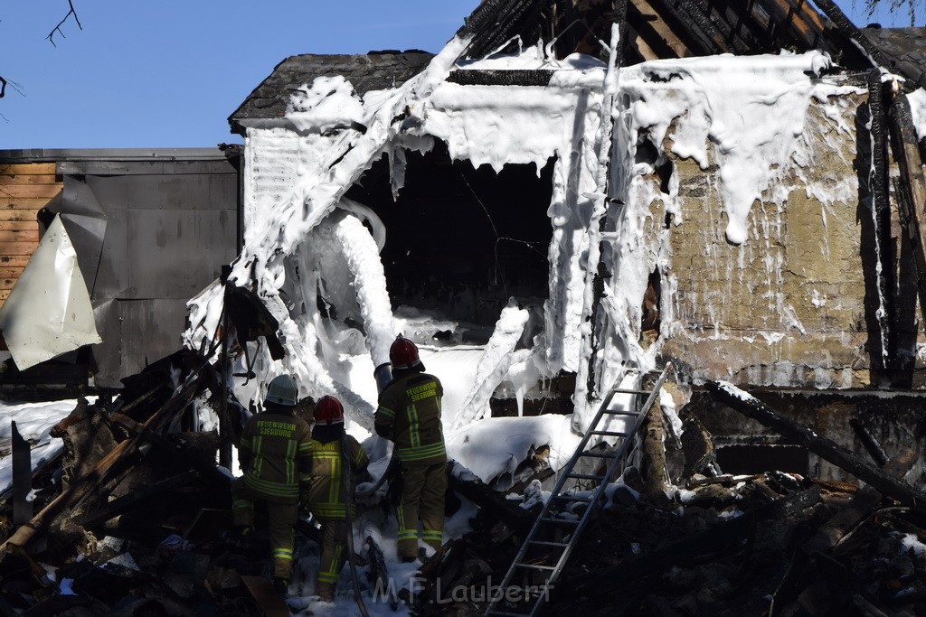 Grossfeuer Einfamilienhaus Siegburg Muehlengrabenstr P1417.JPG - Miklos Laubert